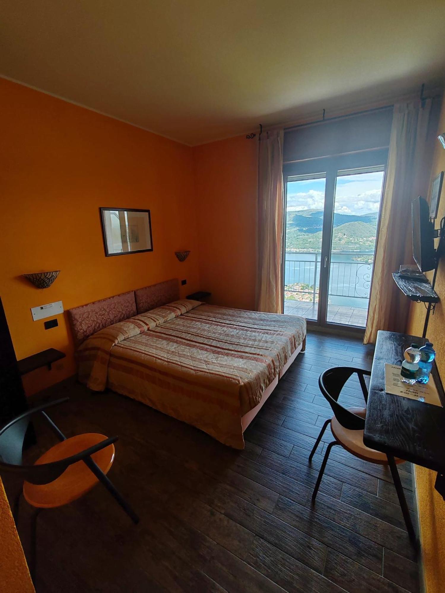 Hotel Panoramico Lago D'Orta (Adults Only) Madonna Del Sasso Exterior foto
