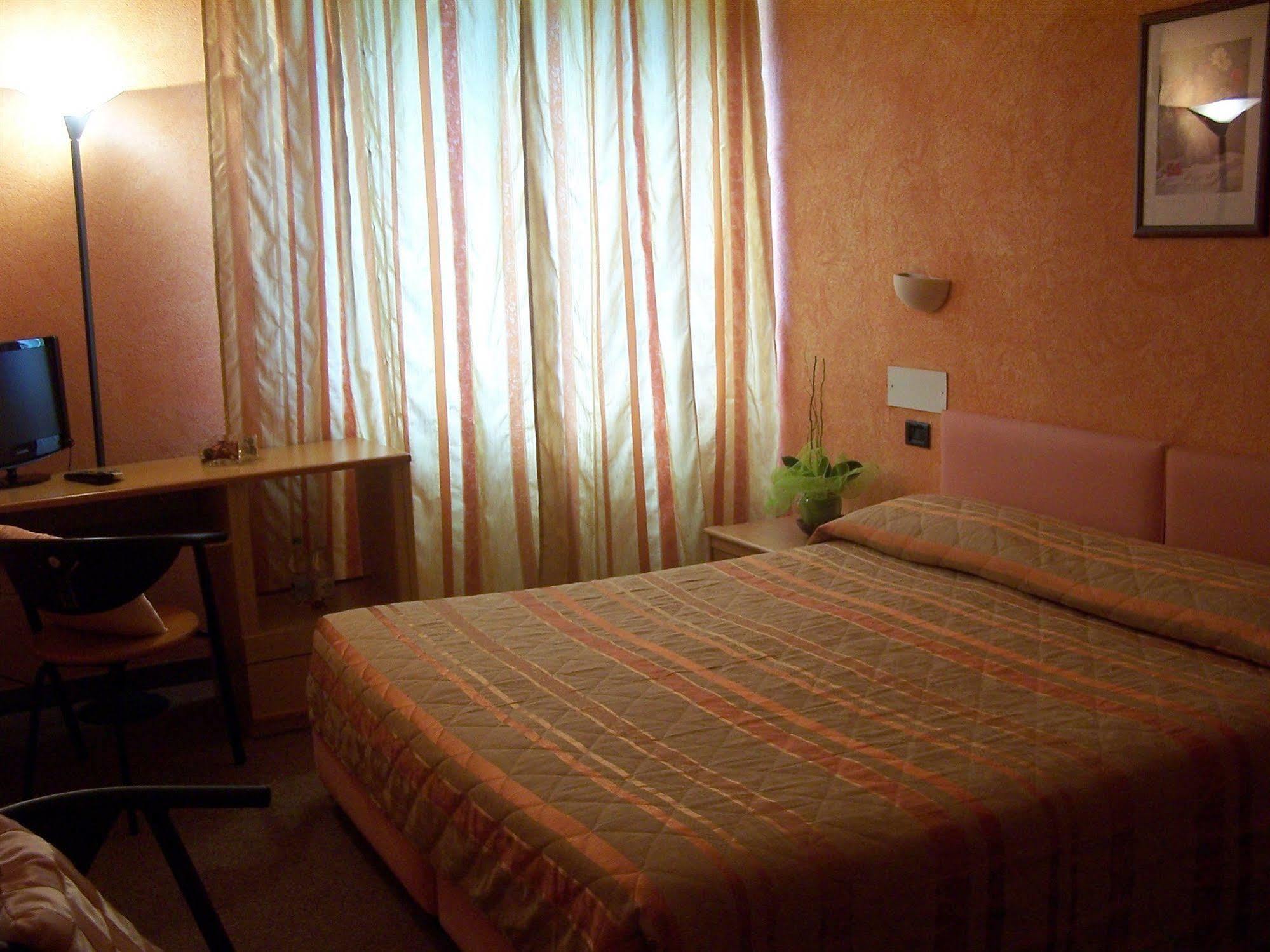 Hotel Panoramico Lago D'Orta (Adults Only) Madonna Del Sasso Exterior foto